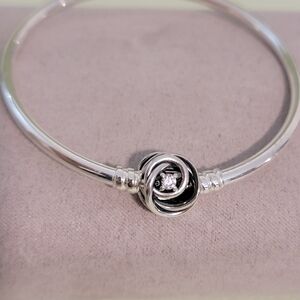 Pandora Moments Encircled Clasp Silver Design Bracelet